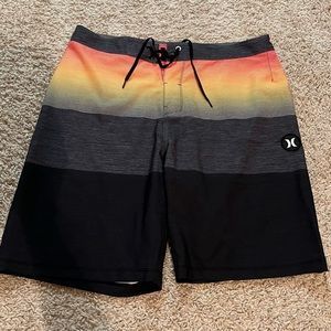 Mens 32 Hurley Swim Trunks